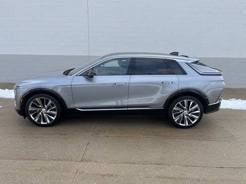 Used 2024 Cadillac Lyriq Luxury w/ LPO, Floor Liner Package image 3