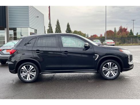 Used 2024 Mitsubishi Outlander Sport SE image 3