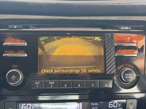 Used 2014 Nissan Rogue SV FWD image 6