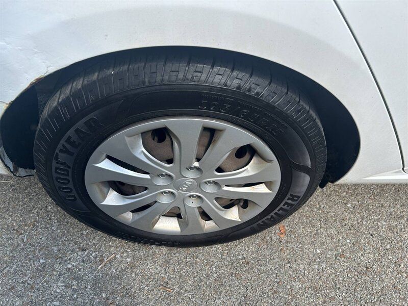 Used 2013 Kia Forte EX FWD image 25