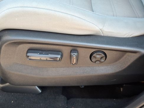 Used 2019 Honda CR-V EX image 16