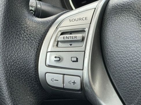 Used 2014 Nissan Rogue S image 14