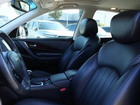 Used 2017 INFINITI QX50 2WD w/ Premium Plus Package image 11