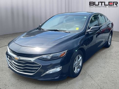 Used 2022 Chevrolet Malibu LS image 1
