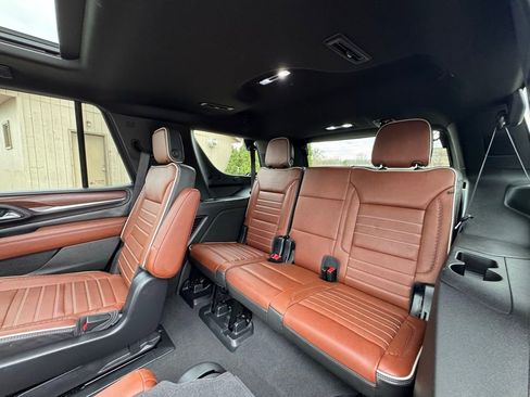 Used 2023 GMC Yukon Denali Ultimate AWD/4WD image 35