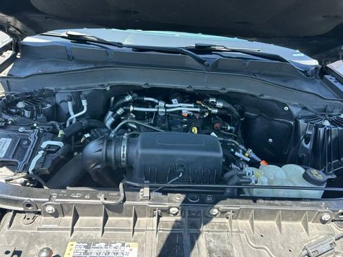 Used 2022 Ford Explorer XLT image 11