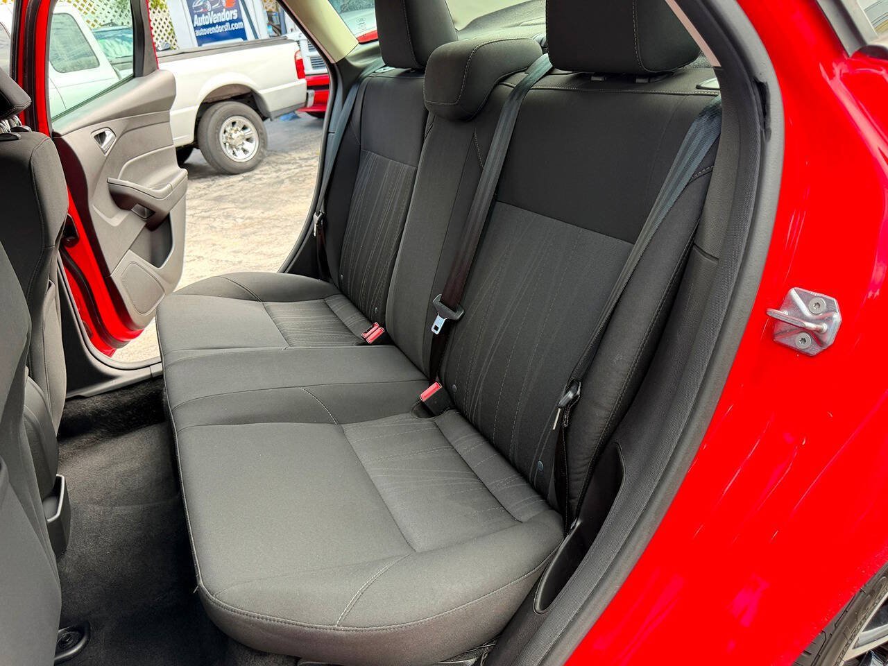 Used 2015 Ford Focus SE w/ SE Ecoboost Package FWD image 37