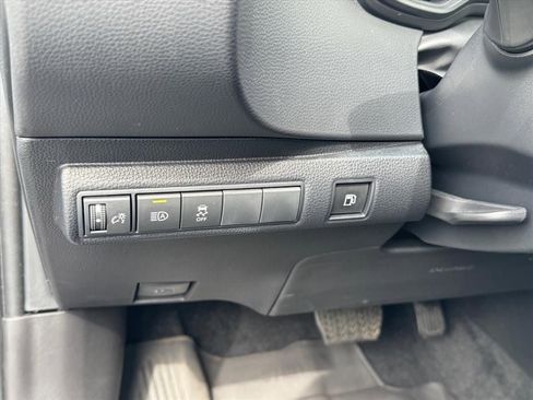 Certified 2025 Toyota Corolla SE w/ SE Premium Package image 18