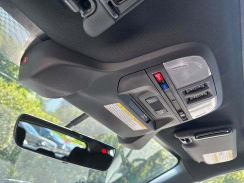 Used 2022 Subaru Impreza 2.0i Sport image 32