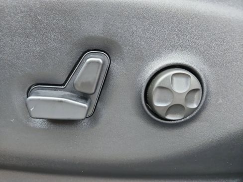 New 2026 Chrysler Pacifica Limited AWD/4WD image 21