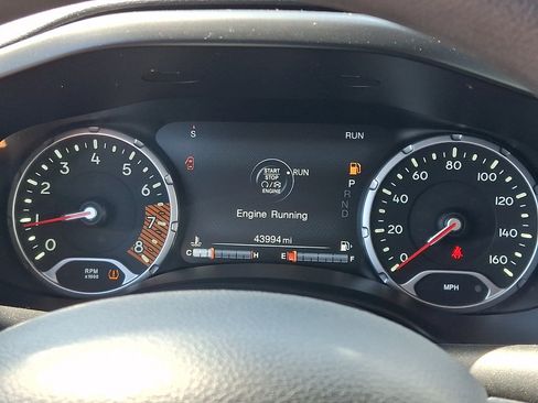 Used 2023 Jeep Renegade Latitude AWD/4WD image 26