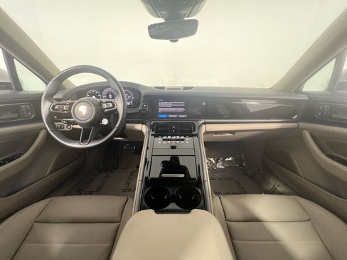 Certified 2025 Porsche Panamera image 13