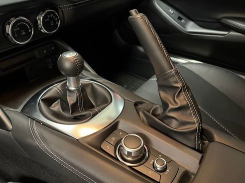 Used 2025 MAZDA MX-5 Miata RF Grand Touring w/ Weather Package RWD image 18