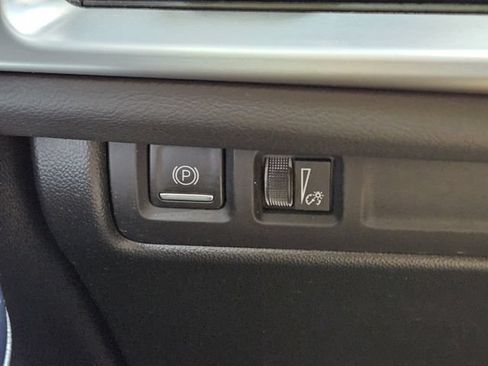 Used 2024 Cadillac XT4 Luxury w/ Cold Weather Package FWD image 14