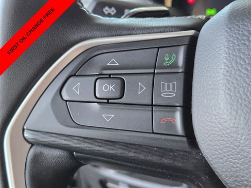 Used 2024 Jeep Grand Cherokee L Laredo AWD/4WD image 33
