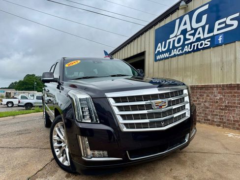 Used 2017 Cadillac Escalade Premium Luxury AWD/4WD image 2