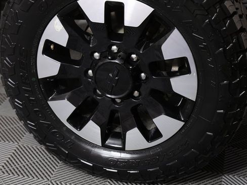 Used 2020 Chevrolet Silverado 2500 Custom w/ Custom Value Package image 7