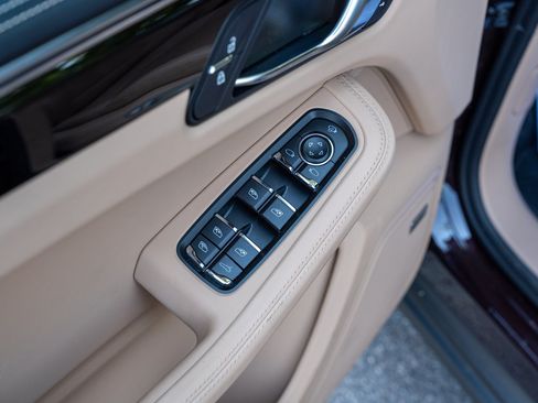 Certified 2026 Porsche Macan Turbo AWD/4WD image 21