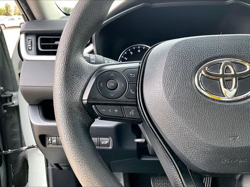 Used 2019 Toyota RAV4 XLE w/ Convenience Package FWD image 24