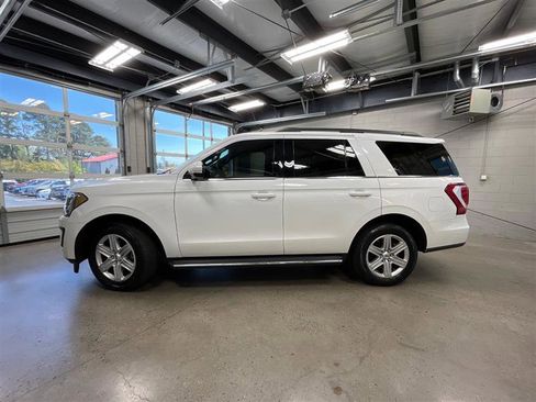 Used 2020 Ford Expedition XLT w/ Equipment Group 202A image 2