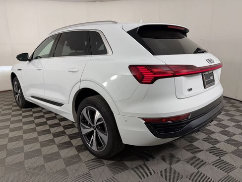 Used 2024 Audi Q8 e-tron Premium Plus AWD/4WD image 3