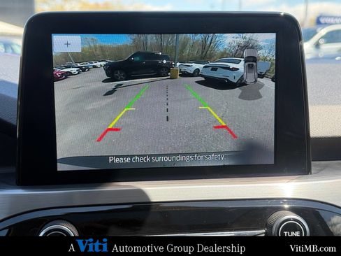 Used 2022 Ford Escape Titanium FWD image 34