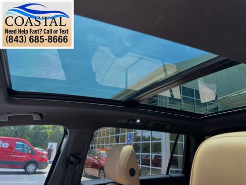 Used 2023 Volkswagen Tiguan SE AWD/4WD image 11