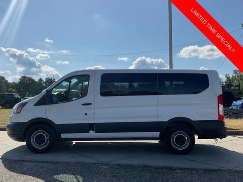 Used 2017 Ford Transit 150 XL image 4