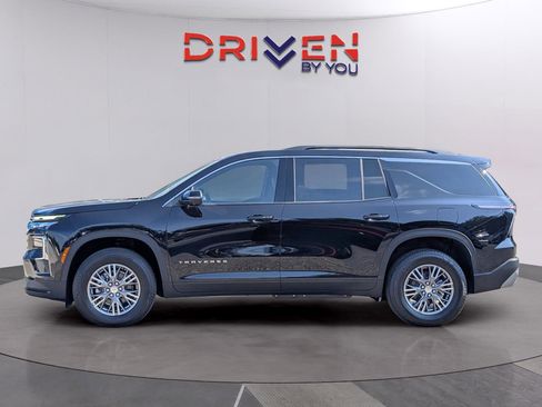 New 2026 Chevrolet Traverse LT w/ Driver Confidence Package image 2