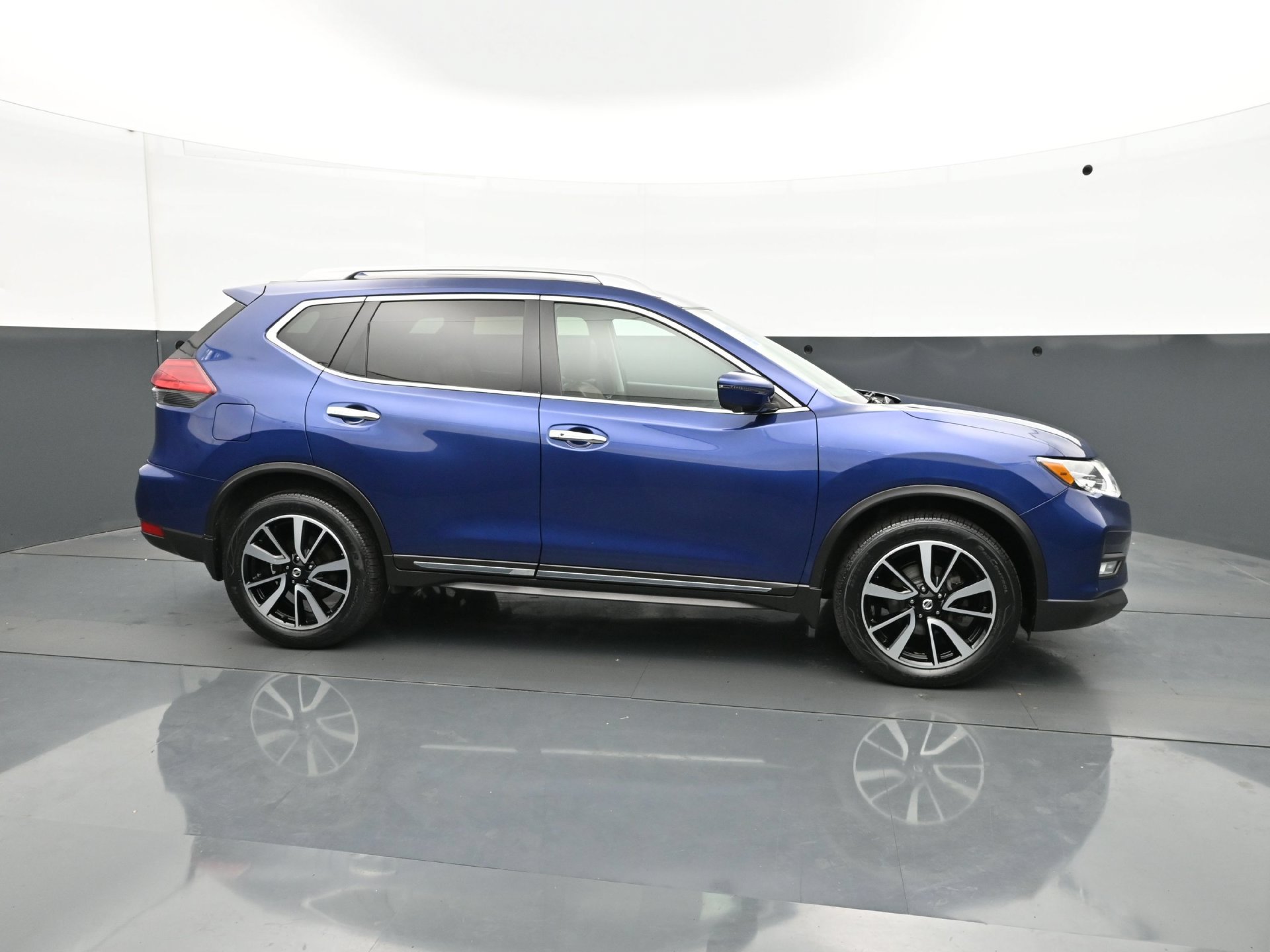 Used 2017 Nissan Rogue SL w/ SL Premium Package AWD/4WD image 8