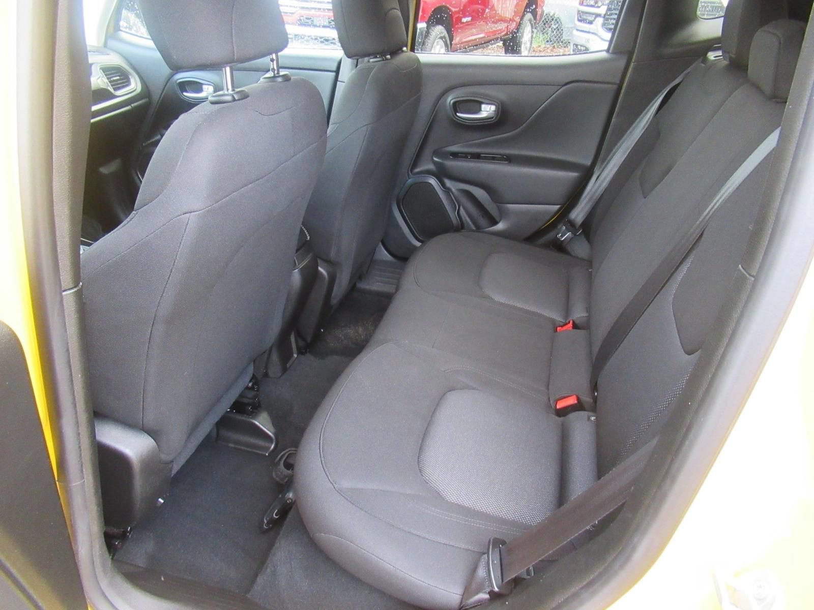 Certified 2023 Jeep Renegade Latitude AWD/4WD image 31