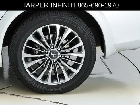 Used 2018 INFINITI QX80 4WD w/ Deluxe Technology Package image 7