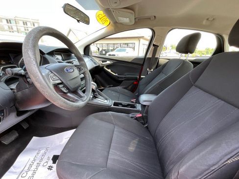 Used 2015 Ford Focus SE FWD image 22