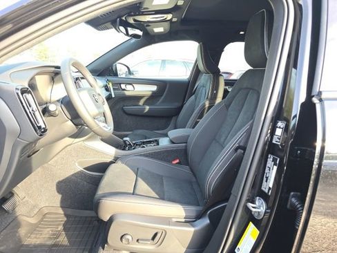 New 2026 Volvo XC40 B5 Ultra w/ Climate Package image 23