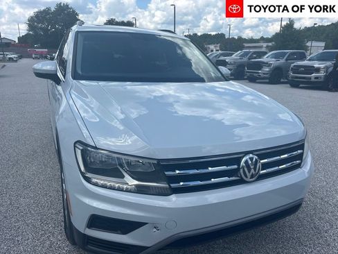 Used 2018 Volkswagen Tiguan SE w/ Panoramic Sunroof Package AWD/4WD image 1