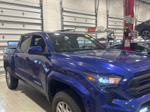 Certified 2024 Toyota Tacoma SR5 image 37