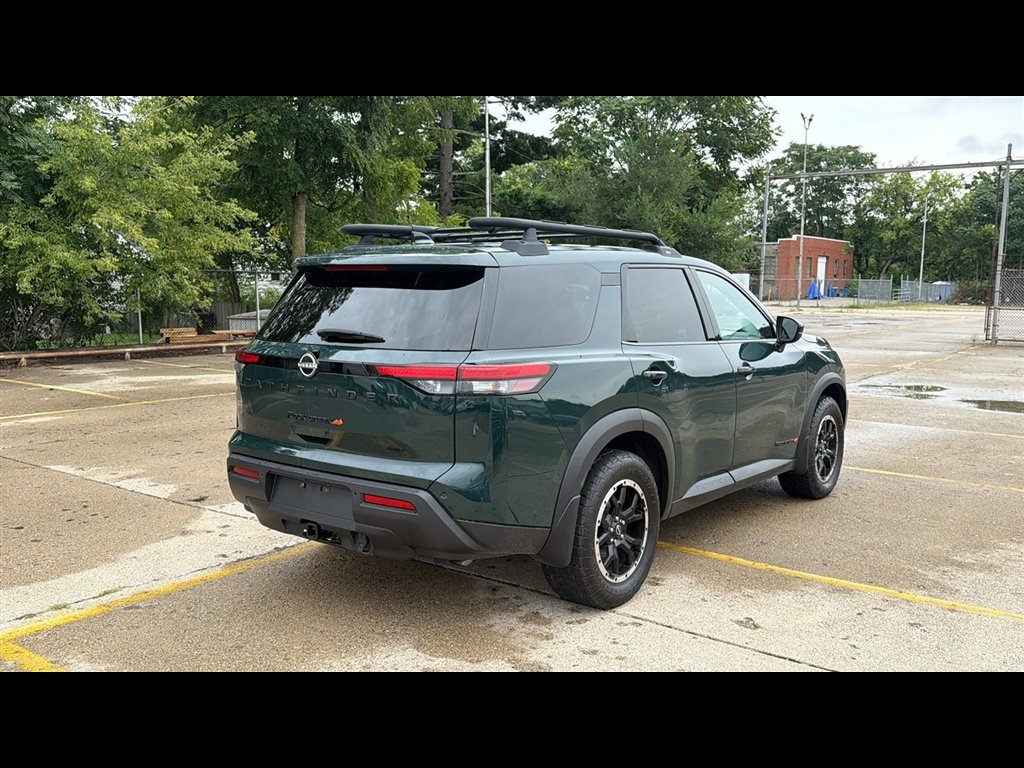 Used 2023 Nissan Pathfinder SV AWD/4WD image 5