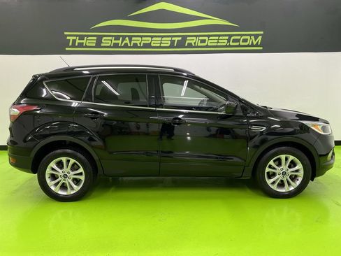 Used 2018 Ford Escape SE FWD image 11