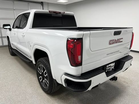 Used 2024 GMC Sierra 1500 AT4 w/ Technology Package AWD/4WD image 8
