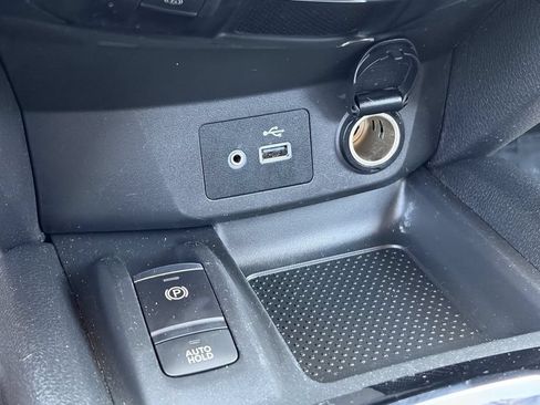 Used 2019 Nissan Rogue SV w/ Premium Package FWD image 31