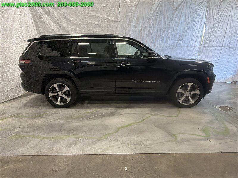 Used 2023 Jeep Grand Cherokee L Limited AWD/4WD image 20