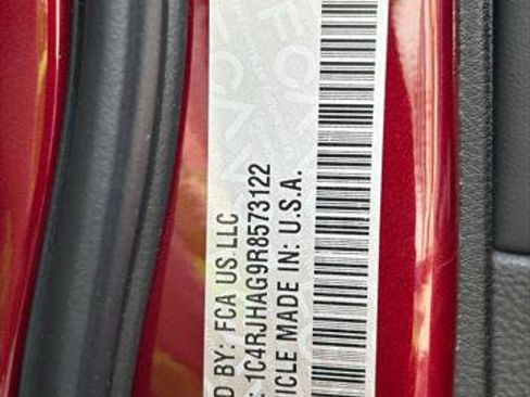 Certified 2024 Jeep Grand Cherokee Altitude image 56