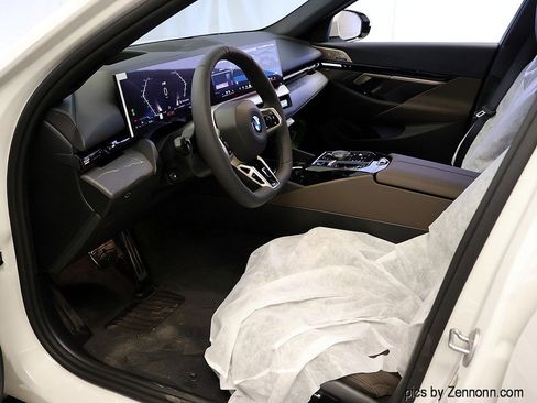 New 2026 BMW 530i xDrive 530i xDrive w/ M Sport Package image 11