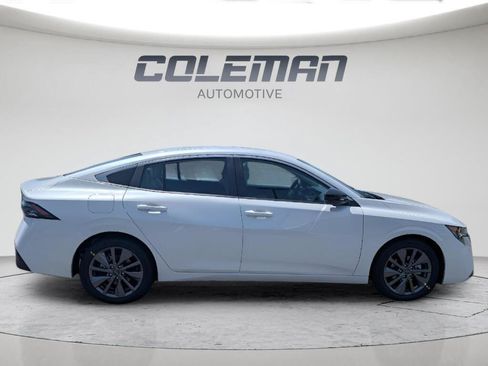 New 2026 Nissan Sentra SL w/ Floor Mat Package FWD image 3