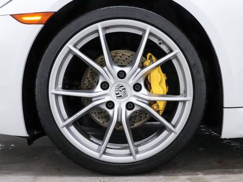 Used 2019 Porsche 718 Cayman image 8