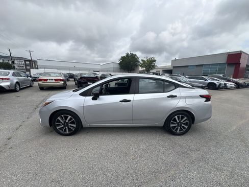 Used 2024 Nissan Versa S w/ S Plus Package FWD image 3