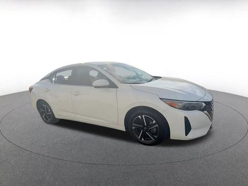 Used 2025 Nissan Sentra SV image 2