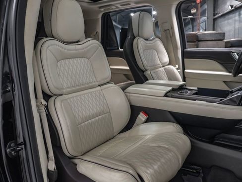 Used 2020 Lincoln Navigator Black Label w/ Cargo Convenience Package AWD/4WD image 32