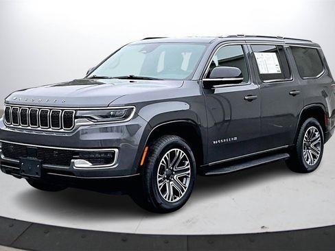 Used 2023 Jeep Wagoneer Base w/ Premium Group I image 4