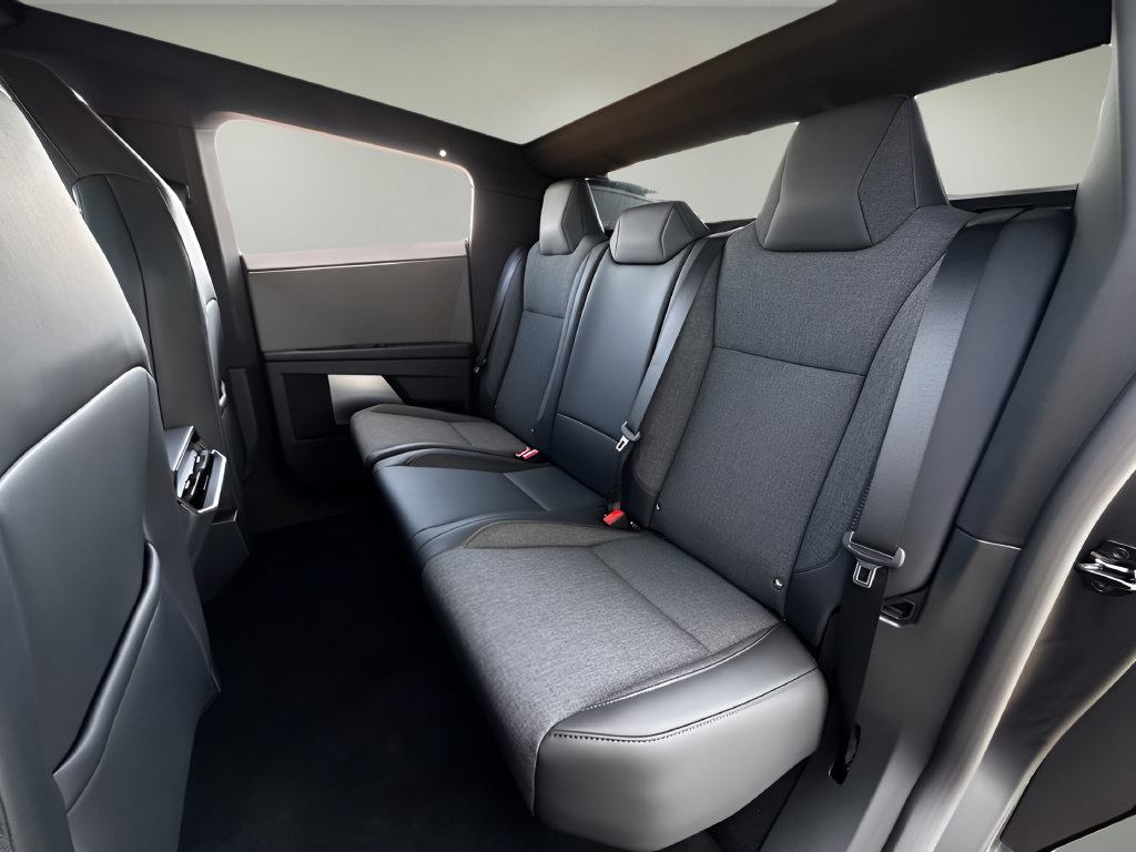 Used 2026 Tesla Cybertruck AWD Crew Cab image 21